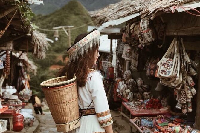 Sapa: Fansipan Cable, Cat Cat Village & Moana Instagram Tour - Moana Sapa viewpoints: Bali Gate, Infinity Lake, and Golden Hand