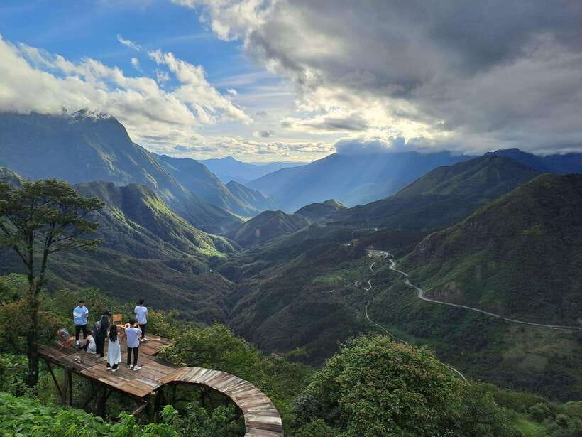Sapa: Love Silver Waterfall, LonelyTree in Heaven-Rice Field - Love and Silver Waterfalls in the National Park Jungle