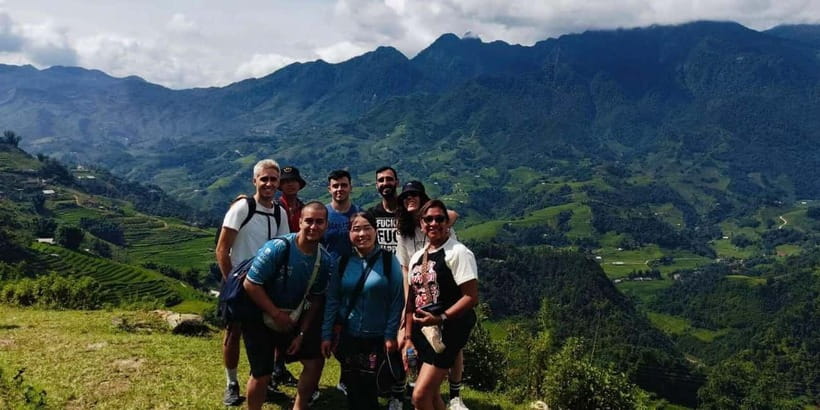 Sapa: Muong Hoa Mountain Views and Villages Trek with Lunch - The steep part: climbing 1 km toward Sa Seng Mountain views