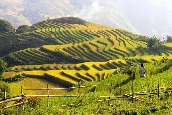 Sapa Tours 2D1N stay At 4 stars hotel nice Sleeping Bus TRANSFER - Day 1: Cat Cat and Sin Chai, crafts and the hydropower waterfall setting