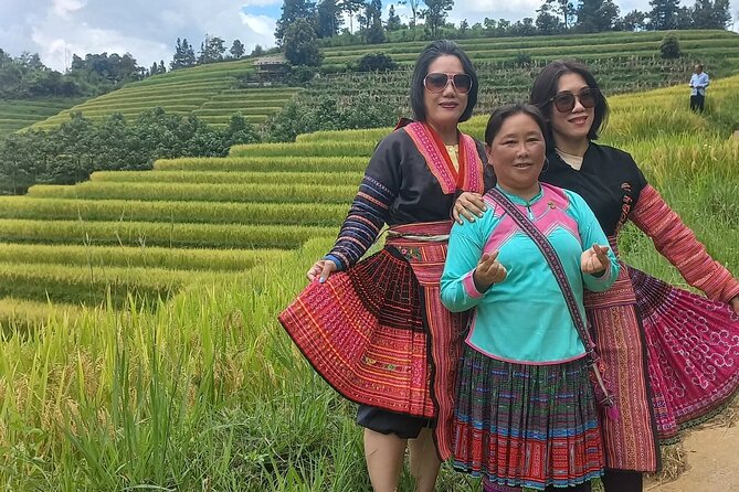 Sapa Trekking / Hiking through Sapa Valley with native Hmong - Day 2 in Hoang Lien National Park: forests, waterfalls, and longer trails