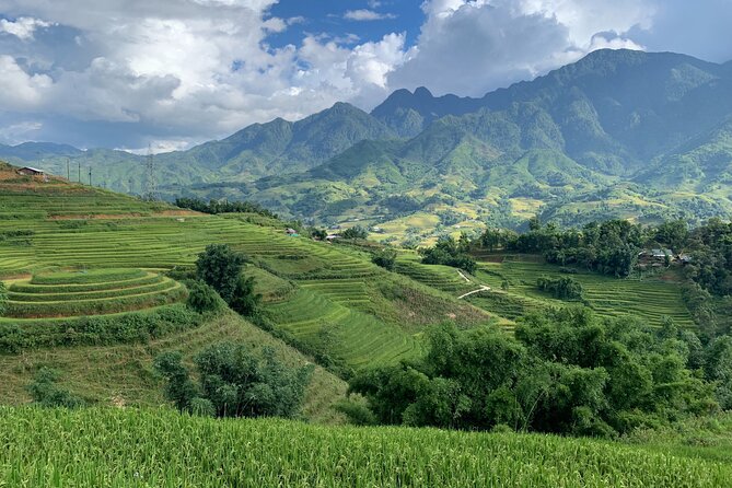 Sapa Trekking Tour 2 Days 1 Night By Bus - Comfort on the bus and in cold mountain moments