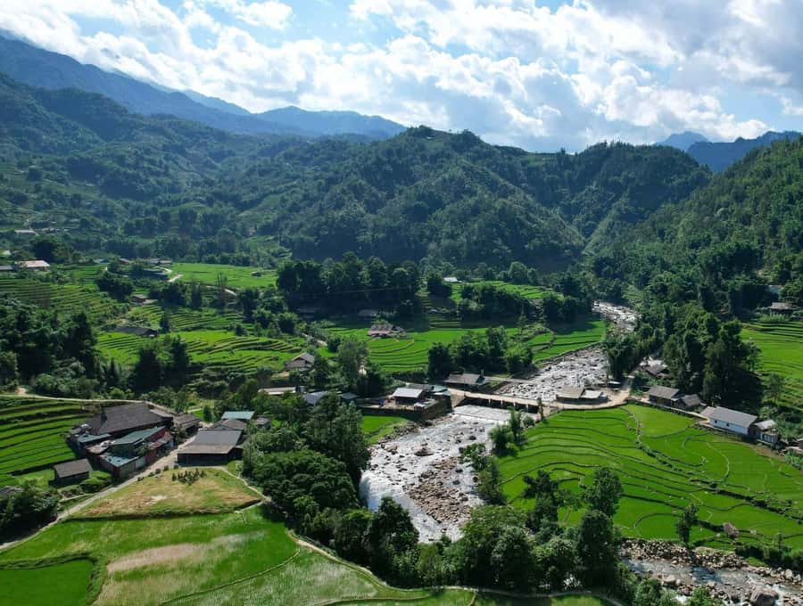 Sapa: Y Linh Ho - Lao Chai, and Ta Van Trekking Day Tour - Y Linh Ho Village: Black Hmong life and the rice-field view