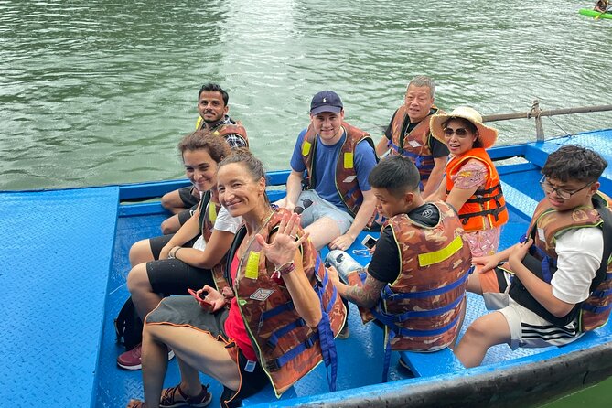 Sea Lion Luxury 5-Star Halong Day Cruise,Buffet Lunch,Shuttle Bus - Kayaking Near Hang Luon Cave (Plus Bamboo Boat Option)