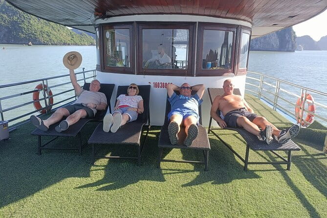 Shore Excursion: Wonderful Heritage Day Cruise at Halong Bay - Sailing the Bay: Islet Pass-By Highlights You Should Watch For