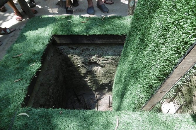 Small-group Saigon City & Cu Chi Tunnels Day Trip - Củ Chi Tunnels: what you actually do underground