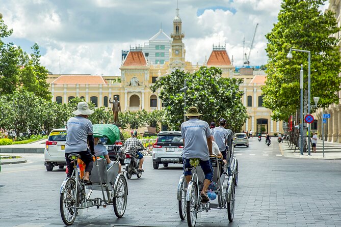 Small-group Saigon City Tour: 1-day Must-See Icons & Cyclo Ride - Ben Thanh Market: souvenirs, snacks, and choosing with confidence