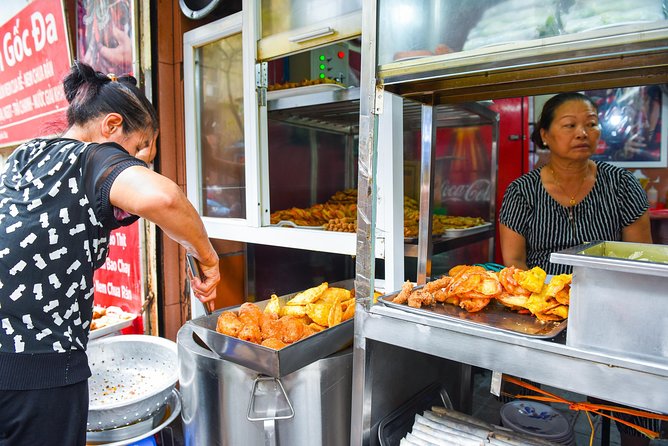 Small-Group Street Food Cyclo Tour of Hanoi Old Quarter - Meeting Point, Pickup, and How the Tour Starts Smoothly