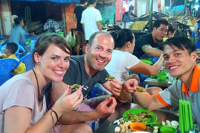 Small-group Street Food Lover by Motorbike (04 hours) - The Guide Experience: English Help and Real Local Direction
