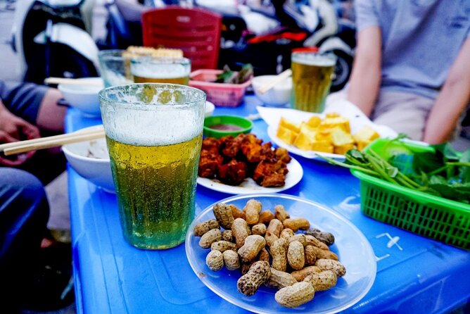 Street Food by Walking Tour for 3 hours in Hanoi, Vietnam - Getting Oriented in Hanoi’s Old Quarter at 6 pm