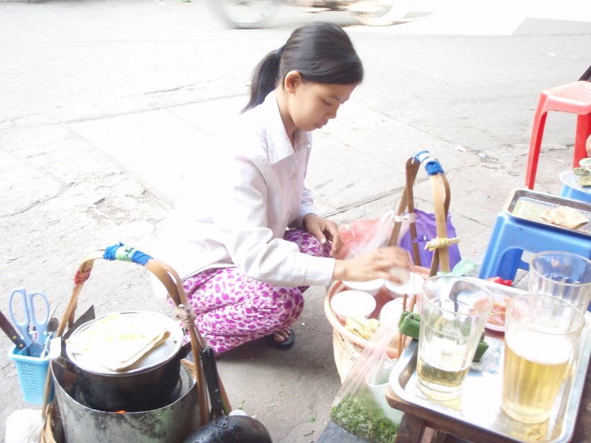 Street Food Tour Hanoi and Train Street Experience - Walking 36 Old Quarter streets, and what those trade names mean
