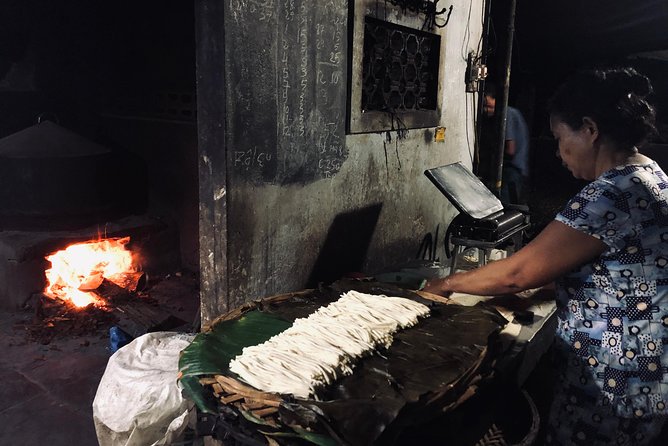 Sunrise Motorbike Experience Hidden Gems of Hoi An - Hoi An Ancient Town noodle stall: watching food happen fast