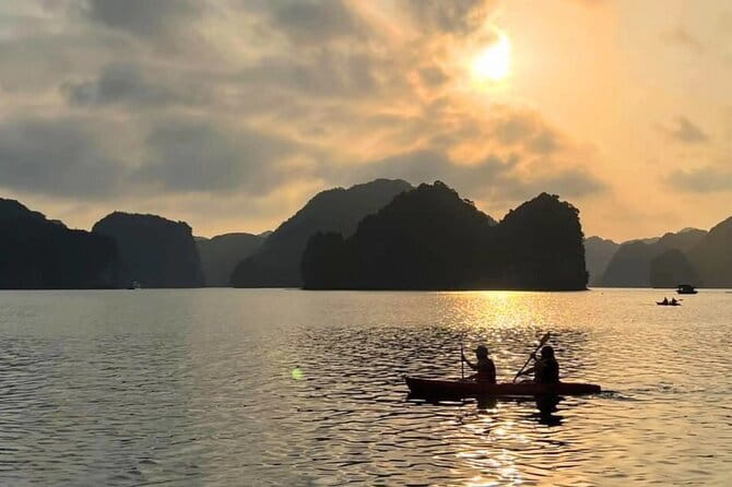 Sunset Tour in Lan Ha Bay | 4-star Daiichi Cruise - Stop 2: The Fruit Tea Party as You Head Toward Monkey Island