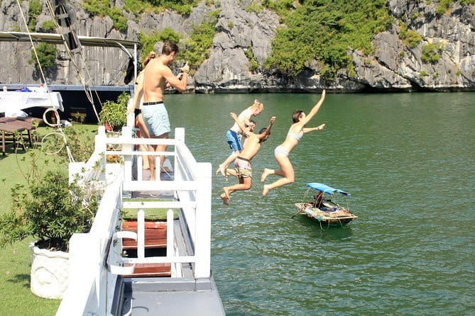Sunset Tour in Lan Ha Bay | 4-star Daiichi Cruise - Price and What You’re Actually Paying For