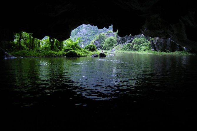 Tam Coc Ninh Binh - Hoa Lu - Deluxe Daily group Tour - Hoa Lu temples at the old capital, not just a photo stop