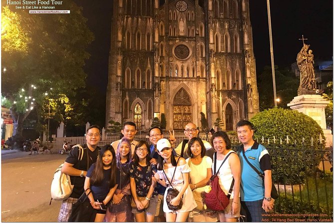 Tasting 8 Different Hanoi Street Foods at Noon Time - Stop 1: the Old Quarter circuit and why it works for first-timers
