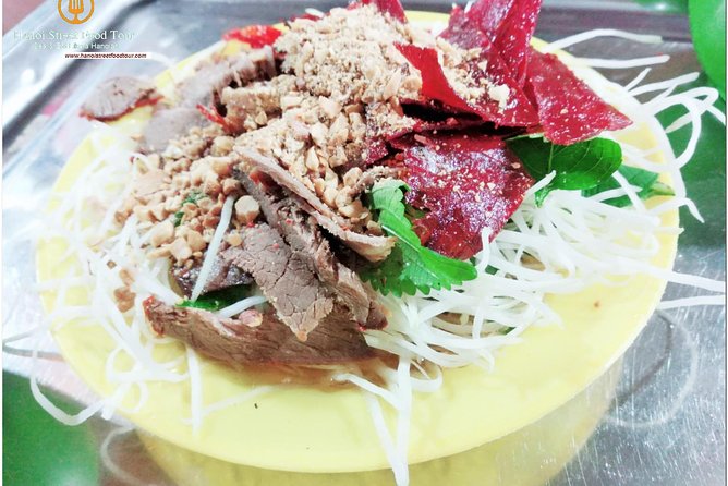 Tasting 8 Different Hanoi Street Foods at Noon Time - How your guide helps you eat, not just watch