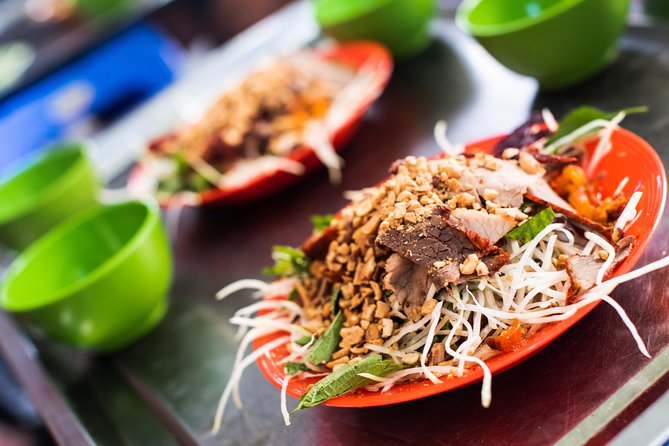 Tasting 8 Different Hanoi Street Foods at Noon Time - Getting the most from a noon-time street food tour