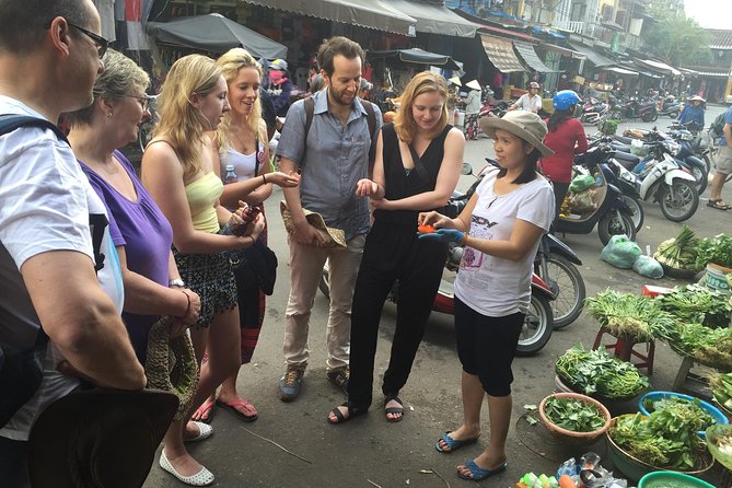 Traditional Cooking Class with Basket Boat Ride and market Tour - How the Class Feels in a Small Group (and Why That Helps)