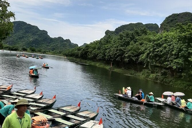 Trang An grottoes - Bai Dinh Pagoda Day Tours - What to look for at Bai Dinh, from the 40-ton bell to the 500 statues