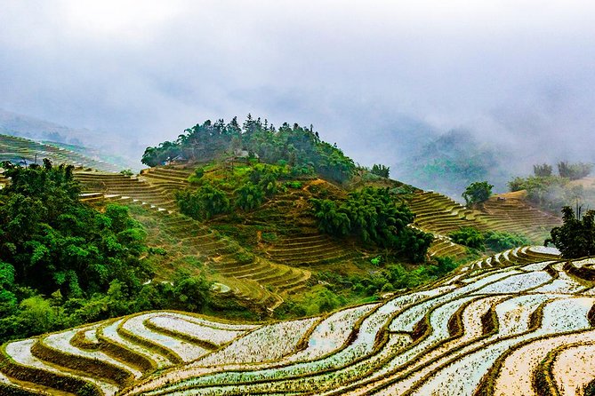 Trekking Through Rice Terraced Fields - 1Day - Stop 3, Ta Van: Giay minority and learning the differences