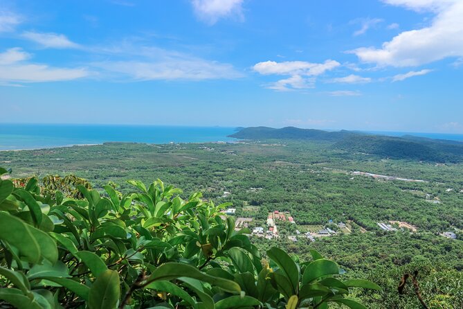 Trekking Tien Son Dinh Phu Quoc - Lunch after the hike: Banh Xeo done right