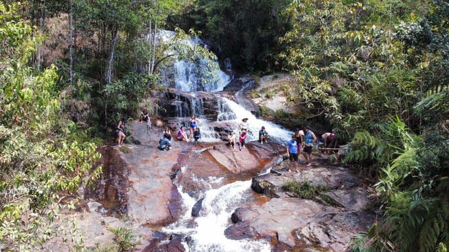Trekking to Hidden Waterfall & Sturgeon Farm for dog-lovers - Getting to Twin Beans Farm: avoid the common headache