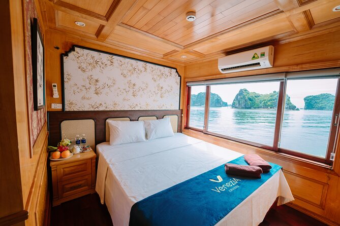 Venezia cruises in less tourist areas with small group - Hanoi Old Quarter to Cat Ba port: the transfer is long, but it’s organized
