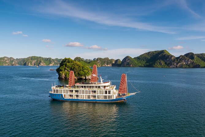 Verdure Lotus Classic Cruise in Halong Bay & Lan Ha Bay (2D1N) - Day 1, starting 8:00 am: Hanoi Old Quarter to Tuan Chau