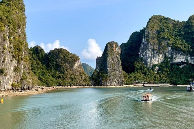 Viet Nam Package Tours - Adventure Indochina Travel - Da Nang coast and Cam Thanh basket boat at 14:00