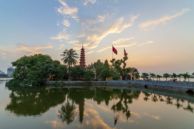 Vietnam At Glance In 7 Days - From Hanoi to Ho Chi Minh City - Halong Bay cruise, from rice paddies to limestone towers