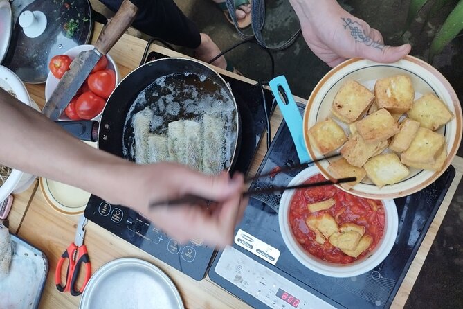 Vietnamese Spring Rolls Cooking Class - Ingredient Intro in a Vietnamese Kitchen Mindset