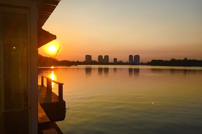 VIP Tour in Saigon: Romantic Sunset Cocktail by SpeedBoat - Your guide on this river ride: what you gain besides the views